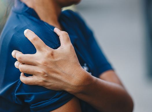 Therapie für Rotatorenmanschettenrisse mit Schulterarthroskopie